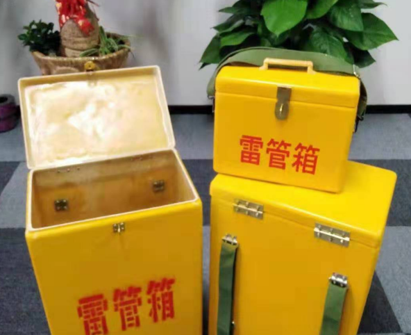 新兴镇玻璃钢雷管箱有哪些特点