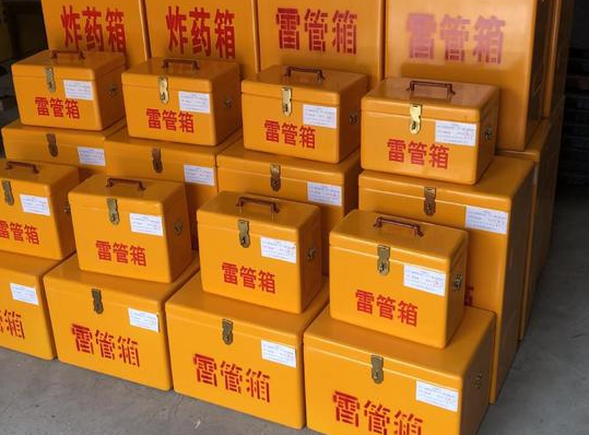 新兴镇玻璃钢雷管箱的使用寿命一般是多少？